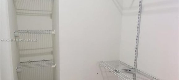 3 Schlafzimmer Villa in Miami, USA, Nr. 615809 9