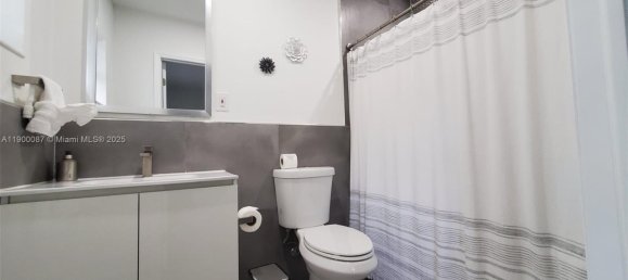 3 Schlafzimmer Villa in Miami, USA, Nr. 615809 14