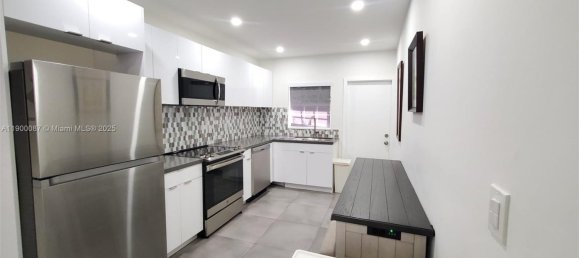 3 Schlafzimmer Villa in Miami, USA, Nr. 615809 4