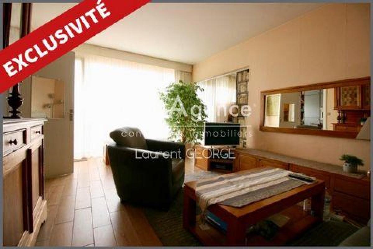 2 bedrooms Apartment in Bihorel, France No. 33449