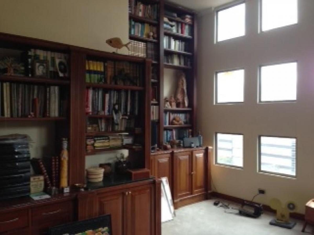 4 bedrooms House in Bogota, Colombia No. 12986