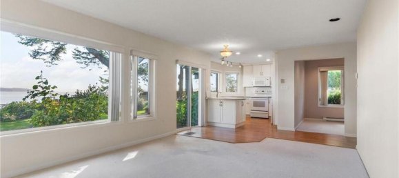 2 bedrooms House in British Columbia, Canada No. 1120 12