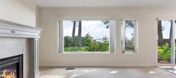 2 bedrooms House in British Columbia, Canada No. 1120 11