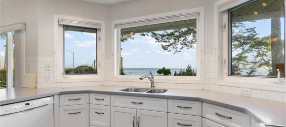 2 bedrooms House in British Columbia, Canada No. 1120 4