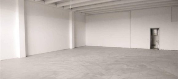 3 rooms Warehouse in Sesto Fiorentino, Italy No. 12030 3