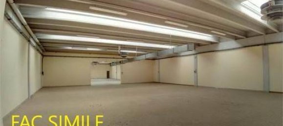 3 rooms Warehouse in Sesto Fiorentino, Italy No. 12030 7