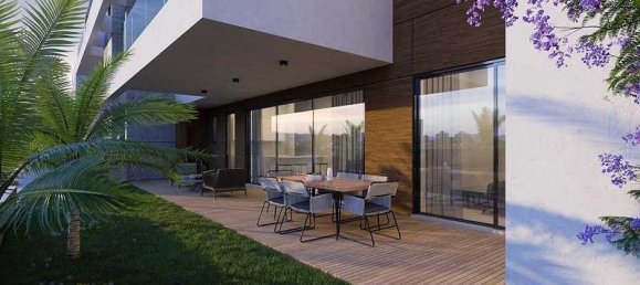 3 bedrooms Apartment in Limassol, Cyprus No. 13313 2