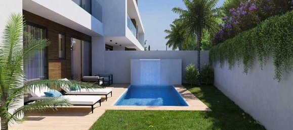 3 bedrooms Apartment in Limassol, Cyprus No. 13313 6