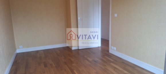 3 bedrooms Apartment in Compiegne, France No. 40844 8