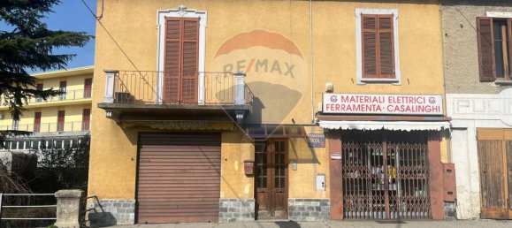 2 bedrooms Apartment in Cittiglio, Italy No. 319452 2