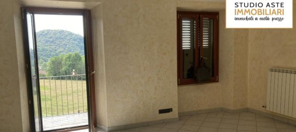 5 rooms Apartment in Colleretto Castelnuovo, Italy No. 48678 7