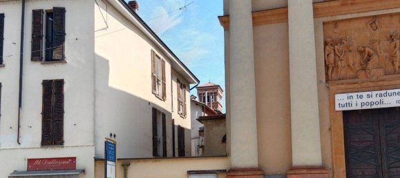 Здание с 5 комнатами в Лоди, Италия № 288146 2