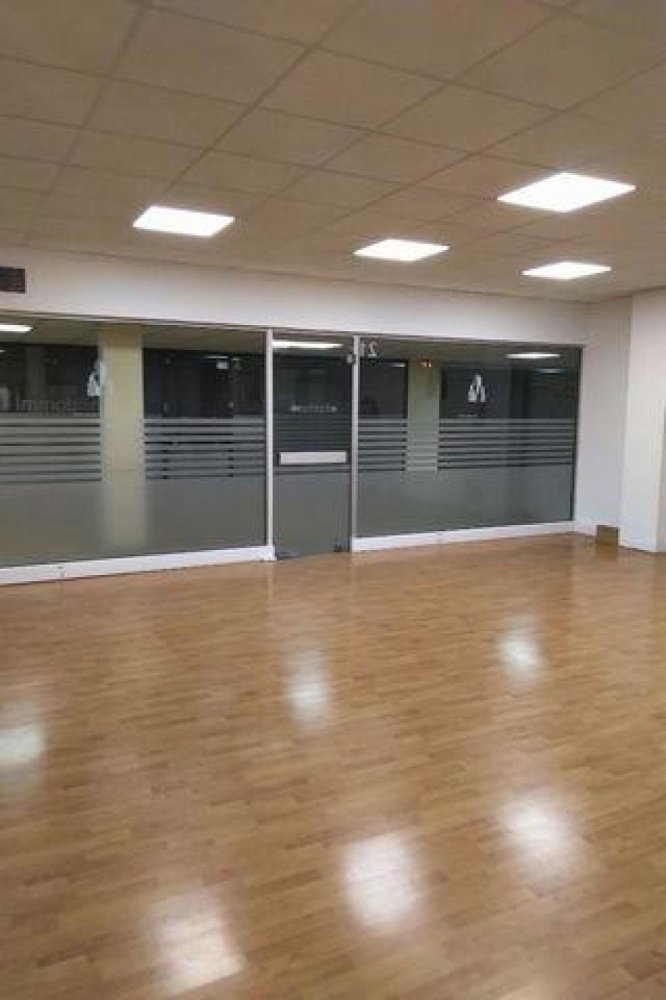 51m² Office in Marseille, France No. 17947