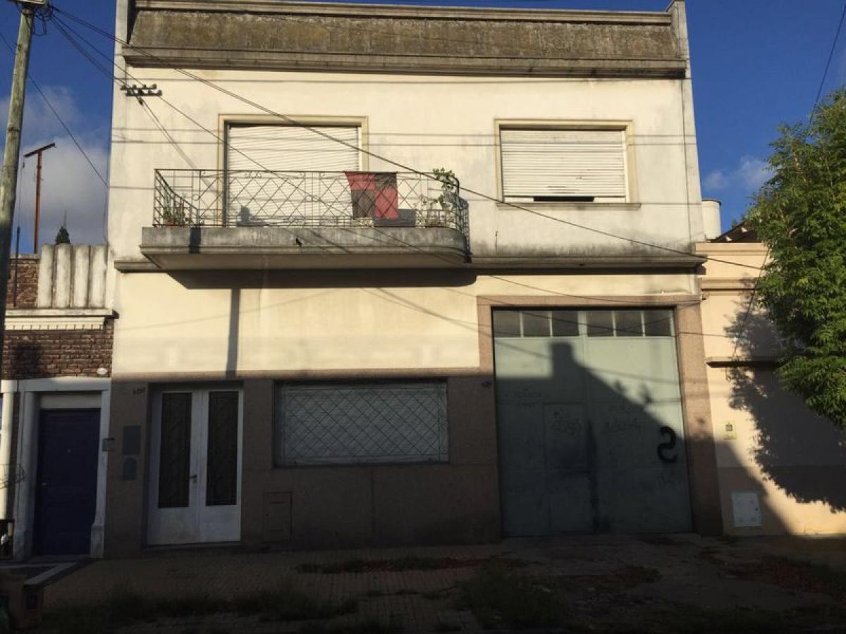 3 غرف نوم منزل في Lanus, Argentina رقم 4254