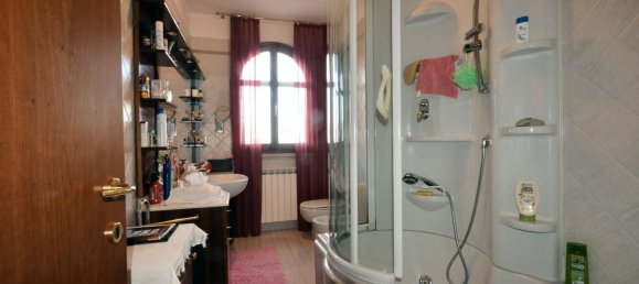 6 rooms Villa in Lucca, Italy No. 114097 16