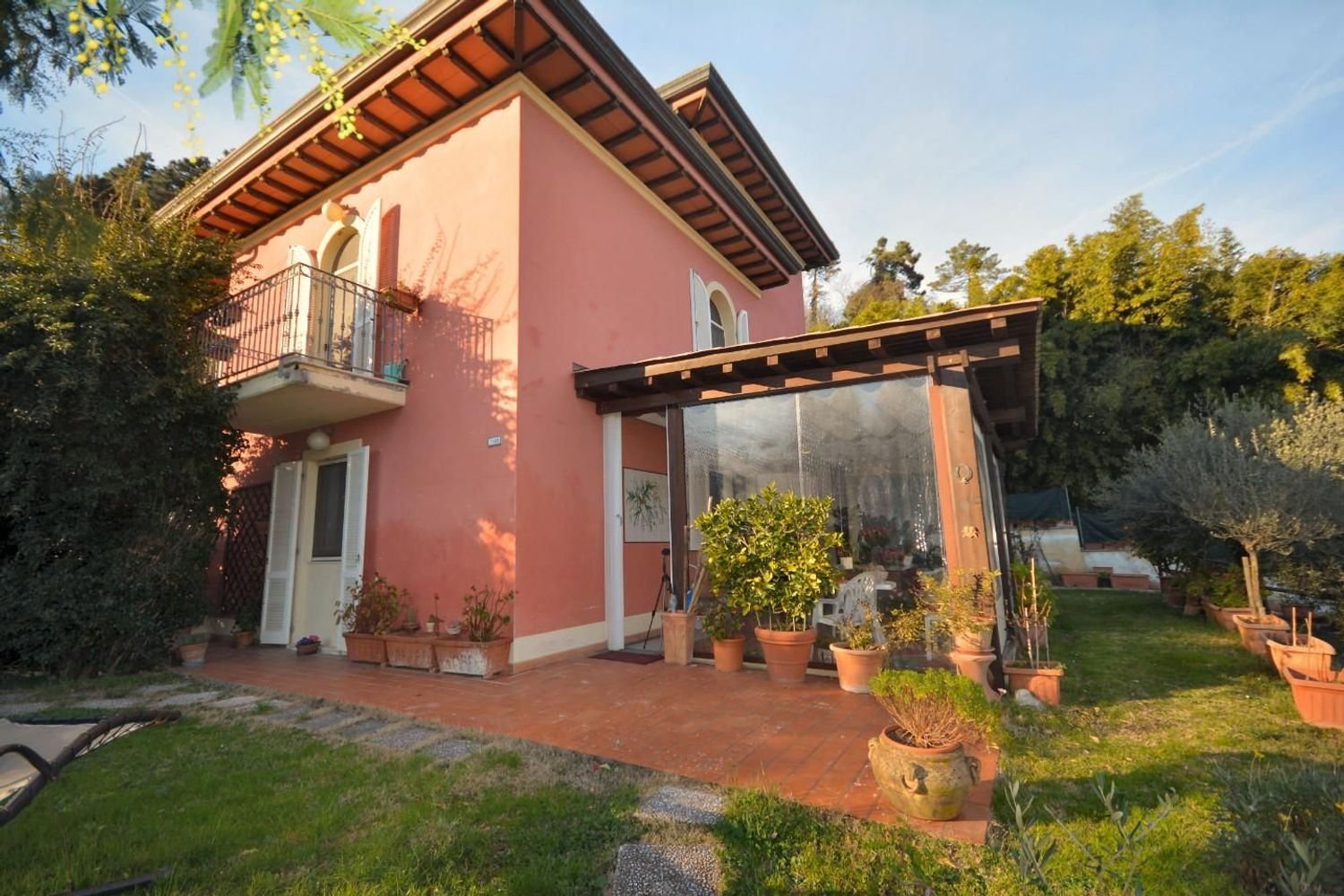 6 rooms Villa in Lucca, Italy No. 114097