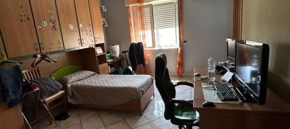 3 rooms Apartment in Naples, Italy No. 150130 10