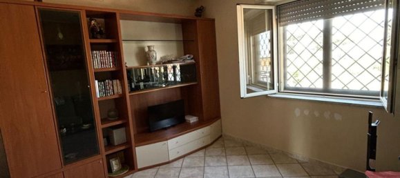 3 rooms Apartment in Naples, Italy No. 150130 4