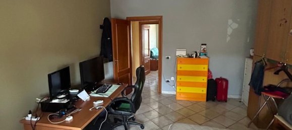 3 rooms Apartment in Naples, Italy No. 150130 9