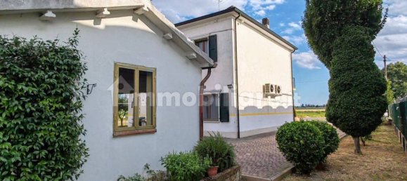 3 bedrooms Villa in Bondeno, Italy No. 303958 20