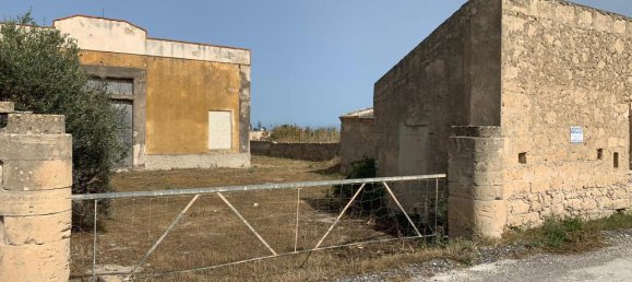 Estudio en Pachino, Italy No. 237801 14