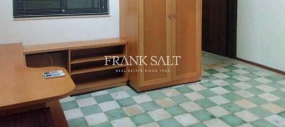 100m² Office in Qormi, Malta No. 12046 2