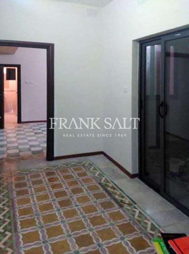 100m² Office in Qormi, Malta No. 12046