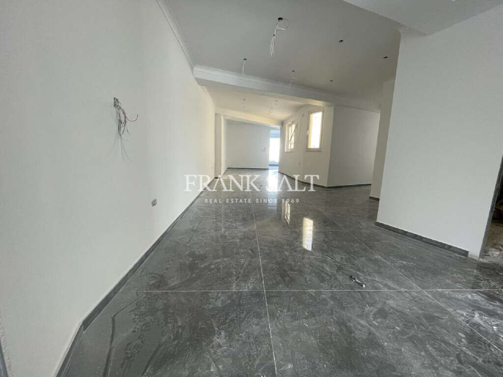 3 bedrooms Penthouse in Saint Paul's Bay, Malta No. 2310