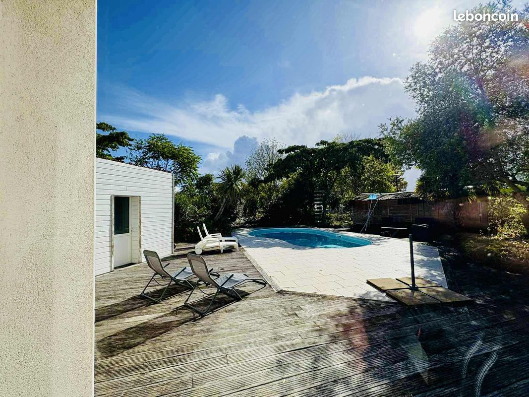 Casa de 3 dormitorios en Vendee, France No. 340481