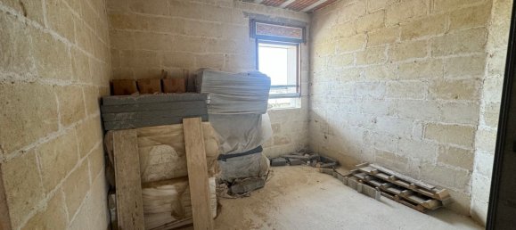 Armazém em San Donaci, Italy 360 m² N.º 125745 10