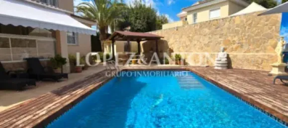 4 غرف نوم منزل في L'Eliana, Spain رقم 174191 28