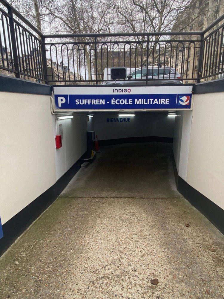 16m² Parking in Paris, France No. 332601