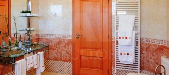 5 bedrooms Villa in Sesimbra, Portugal No. 16132 17