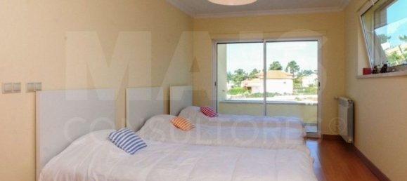 5 bedrooms Villa in Sesimbra, Portugal No. 16132 23