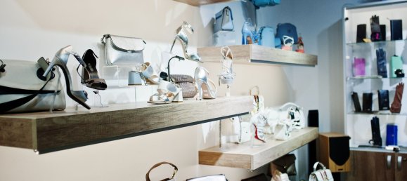 792m² Commercial property in Genoa, Italy No. 83671 9