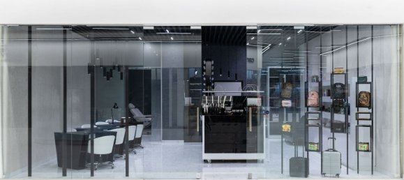 792m² Commercial property in Genoa, Italy No. 83671 6