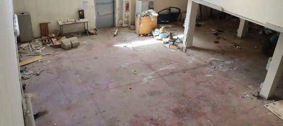 11-salle Entrepôt à Palo del Colle, Italy No. 172379 7