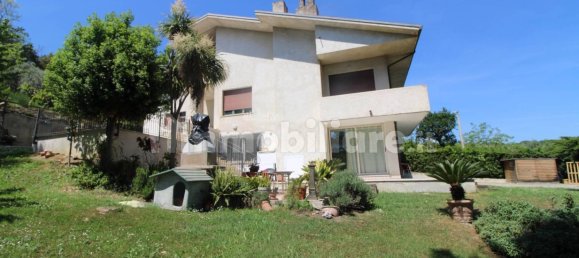 8 bedrooms House in Martinsicuro, Italy No. 156091 4