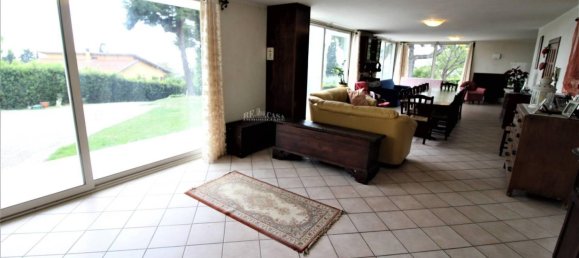 8 bedrooms House in Martinsicuro, Italy No. 156091 13