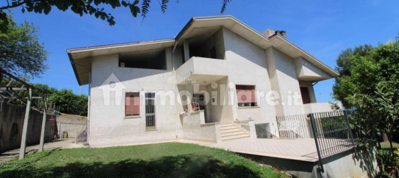 8 bedrooms House in Martinsicuro, Italy No. 156091 5