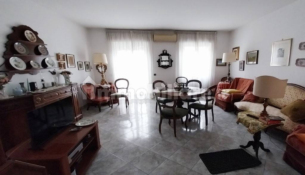 2 bedrooms Apartment in Rome, Italy No. 336559