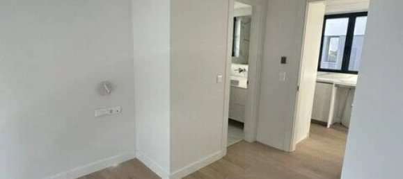 106m² Property in Voula, Greece No. 53541 12