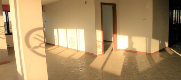 1300m² Office in Rome, Italy No. 107957 2