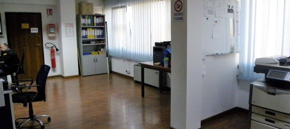1300m² Office in Rome, Italy No. 107957 5