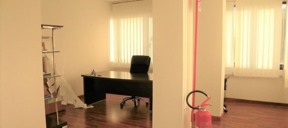 1300m² Office in Rome, Italy No. 107957 10