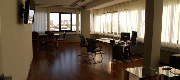 1300m² Office in Rome, Italy No. 107957 11