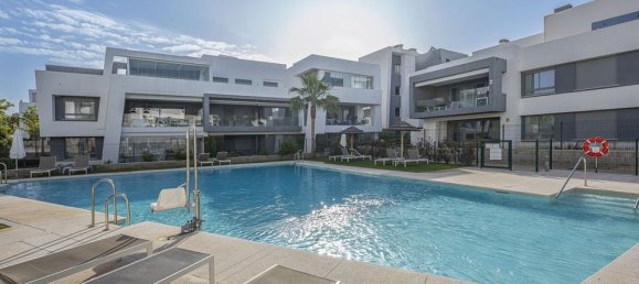 2 bedrooms Apartment in Estepona, Spain No. 189606 3