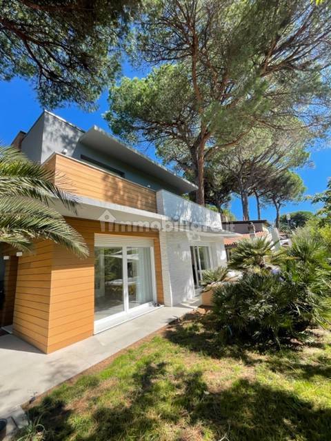 4 bedrooms Villa in Cervia, Italy No. 11755