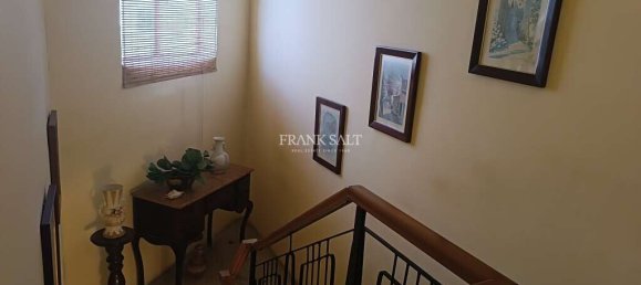 3 bedrooms Maisonette in Qormi, Malta No. 2869 2