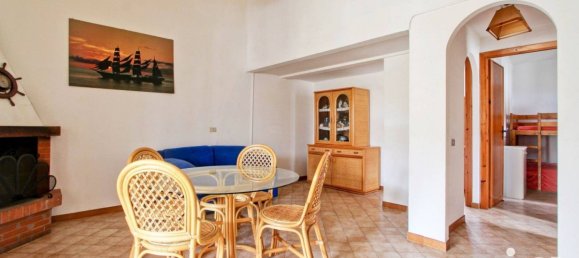 2 bedrooms Villa in Anzio, Italy No. 298671 3